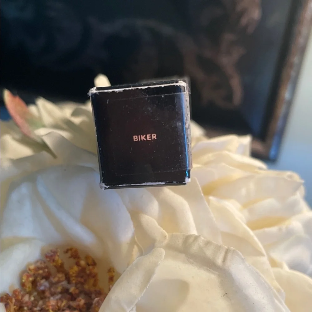 HAUS Laboratories by Lady Gaga: Glam Attack Liquid Eyeshadow in the shade “Biker